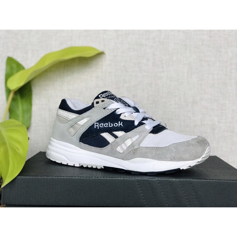 Giày Reebok Ventilator Pop-size 34