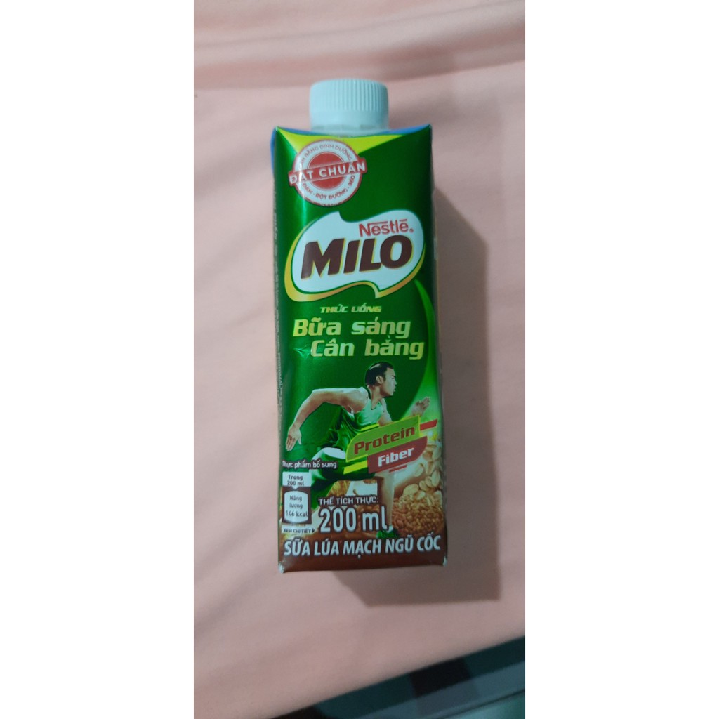 Sữa Lúa Mạch Ngũ Cốc Nestlé MILO ít đường Teen Bữa Sáng 200ml
