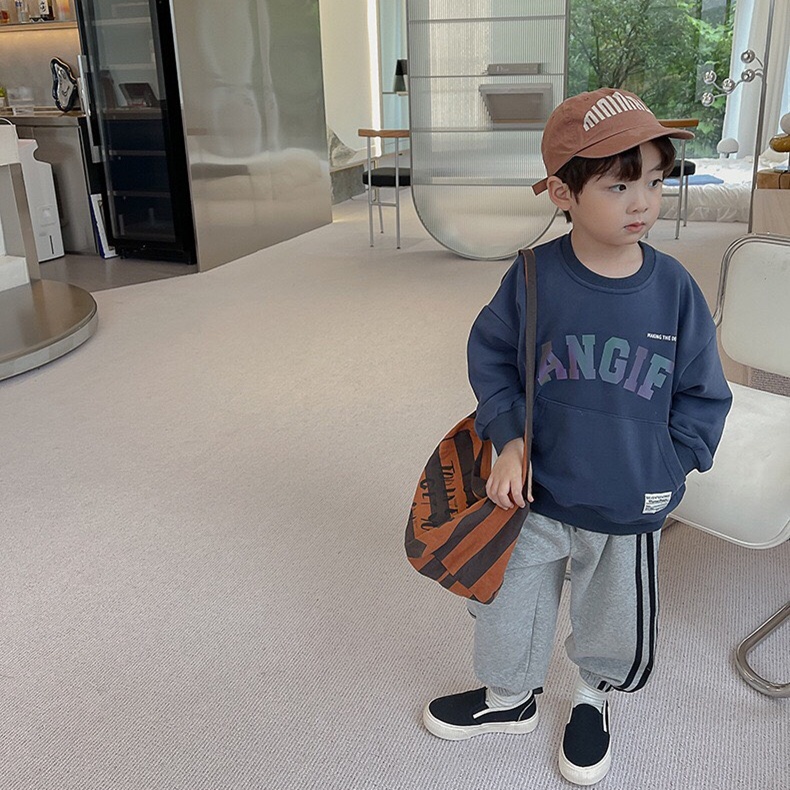 Áo nỉ cho bé trai chữ phản quang phong cách Hàn Quốc - Quần áo thu đông của Treebibi 1-8 tuổi (clip, ảnh thật)