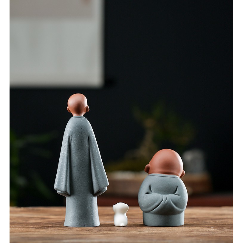 Bộ đôi hoàn hảo - 02 tượng chú tiểu bằng gốm tử sa cao cấp | BigBuy360 - bigbuy360.vn