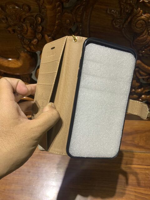 Bao da kèm ví Iphone XS Max in logo thương hiệu