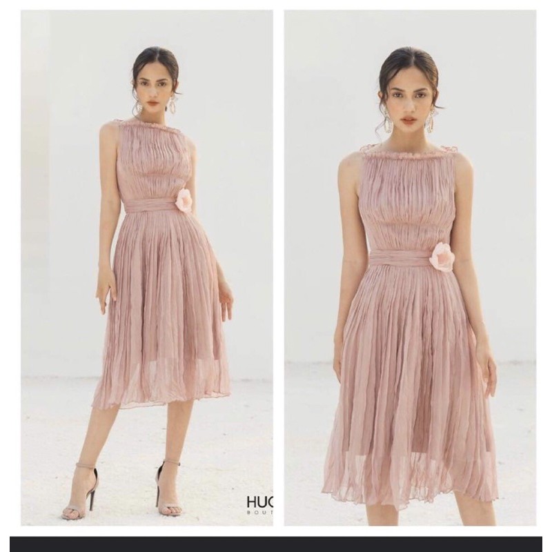 Váy tơ HƯƠNG BOUTIQUE mua 2.400 s mặc 1 lần