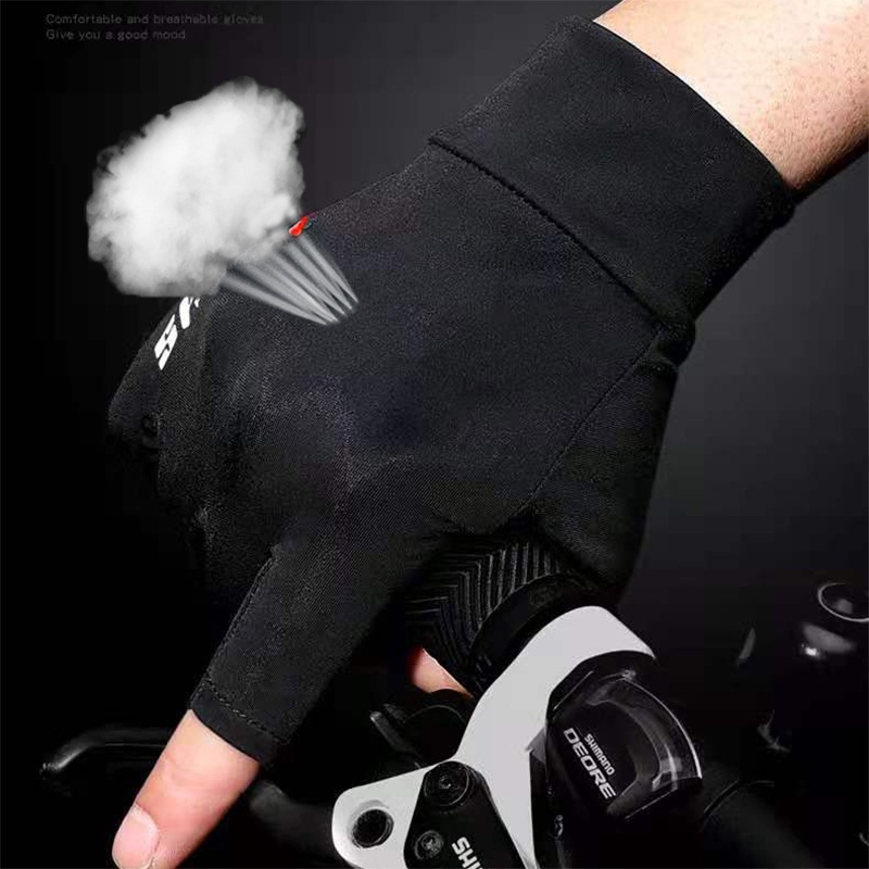 1 Đôi Găng Tay Thể Thao Bằng Lụa Lạnh Chống Trượt Thoáng Khí Có Thể Chạm Cảm Ứng Cho Nam Nữ
