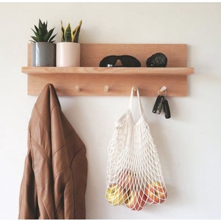 Kệ treo tường gỗ tự nhiên có móc treo