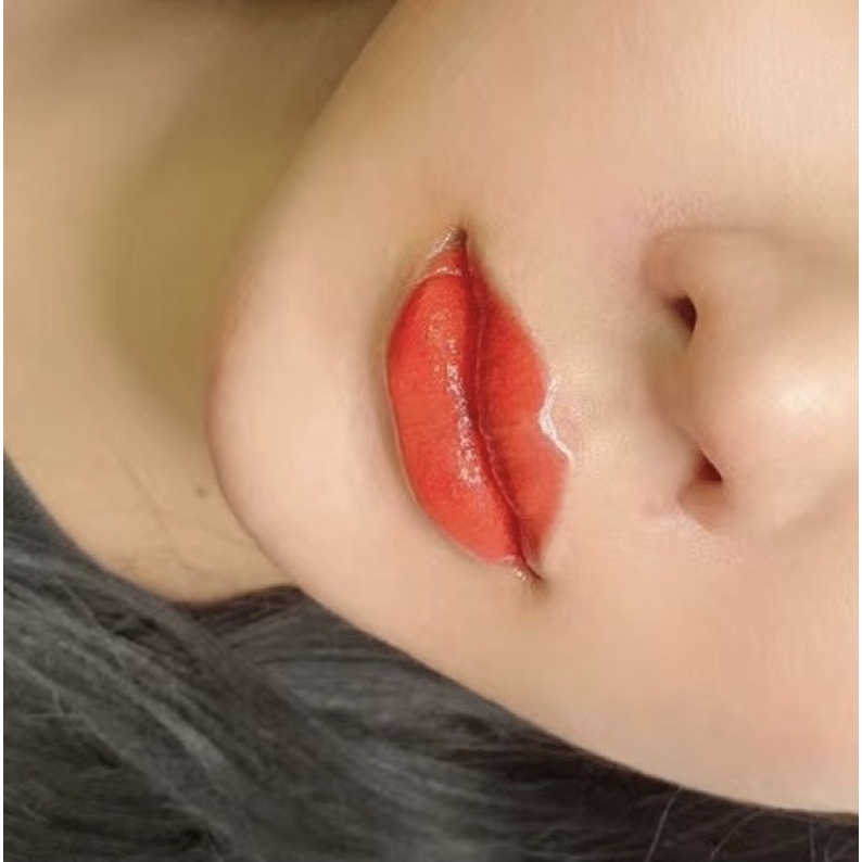 Son dưỡng kích màu môi collgen