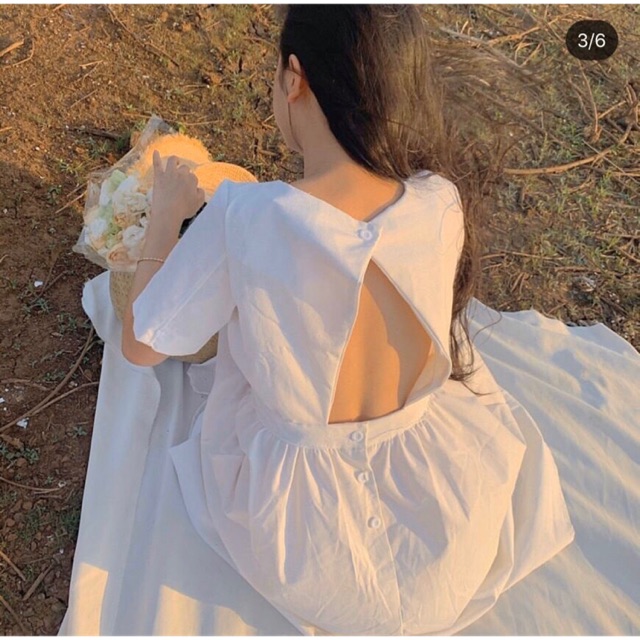 ĐẦM TRẮNG HỞ LƯNG
