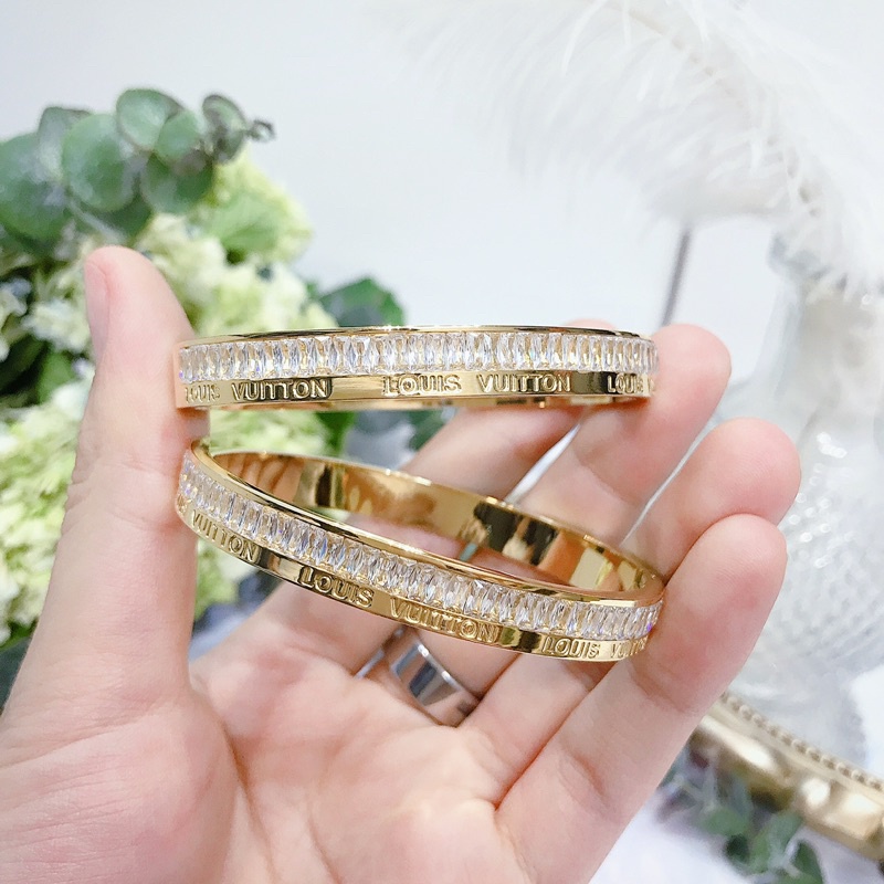 Vòng tay Titan Lắc Tay LV nữ Chất Liệu Cao Cấp Không Rỉ Sét Đính Đá Pha Lê Lấp Lánh Sang Trọng Tinh Tế