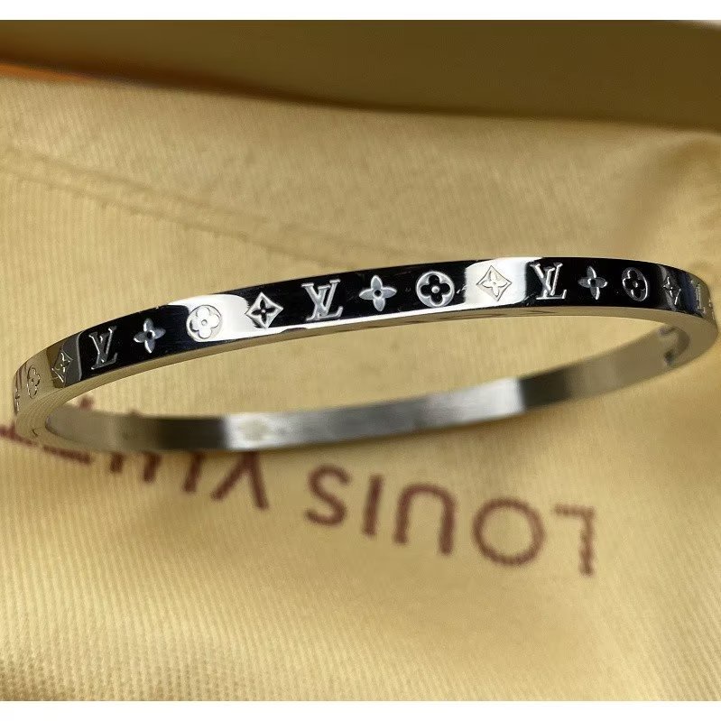 Vòng Tay Louis Vuitton Bằng Thép Titan Họa Tiết LV Monogram