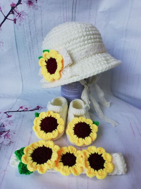 Set đồ len cho bé gái