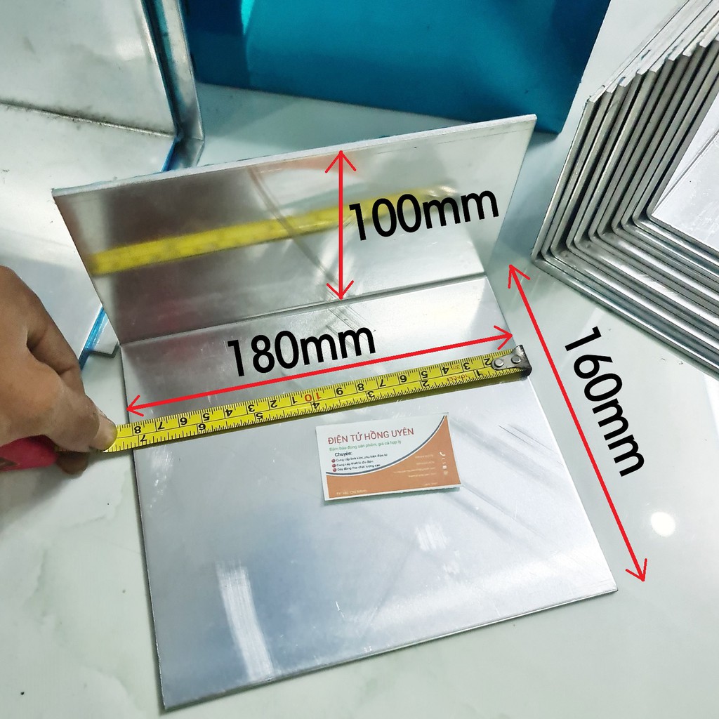 Nhôm tấm làm máy 1 vế 30D718 Víp. Dày 3 Li rất cứng. Tản nhiệt cho sò D718, B688..Kích thước 160x180x100mm dập CNC chữ L