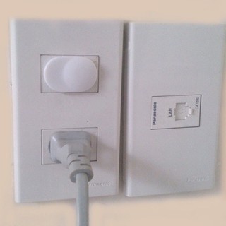 Combo 10 Nút Bịt Ổ Điện Loại 2 Chấu