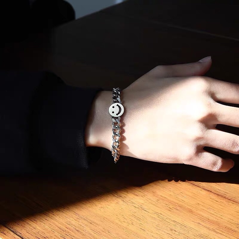 VÒNG TAY MẶT CƯỜI THÉP TITAN KHÔNG GỈ