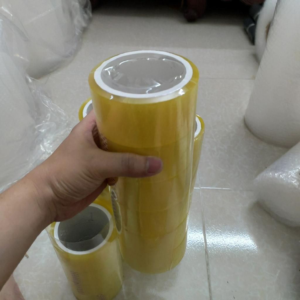 Băng dính dán thùng opp dai chắc khối lượng 200g/1 cuộn