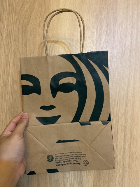 Túi giấy Starbuck mùa Giáng Sinh- Thân thiện môi trường