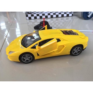 siêu xe điều khiển từ xa 4 chiều cửa tự động
