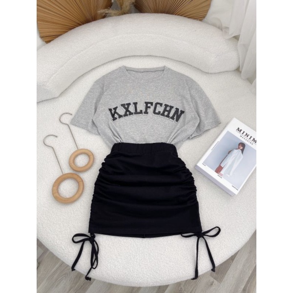 Set Áo Thun Xám kèm Chân Váy Đen Rút Hông