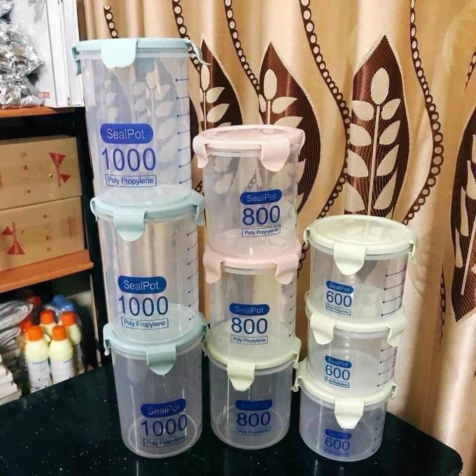 Set 3 Hộp Nhựa Đựng Thực Phẩm, Gia Vị Các Kích Thước Sealpot  Chống Tràn Để Tủ Lạnh Có Vạch Chia Định Mức