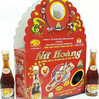 NƯỚC MẮM NỮ HOÀNG (hiệu Con Cá Vàng PT FISACO)- (Xách 10 chai 49ml 45 độ đạm)