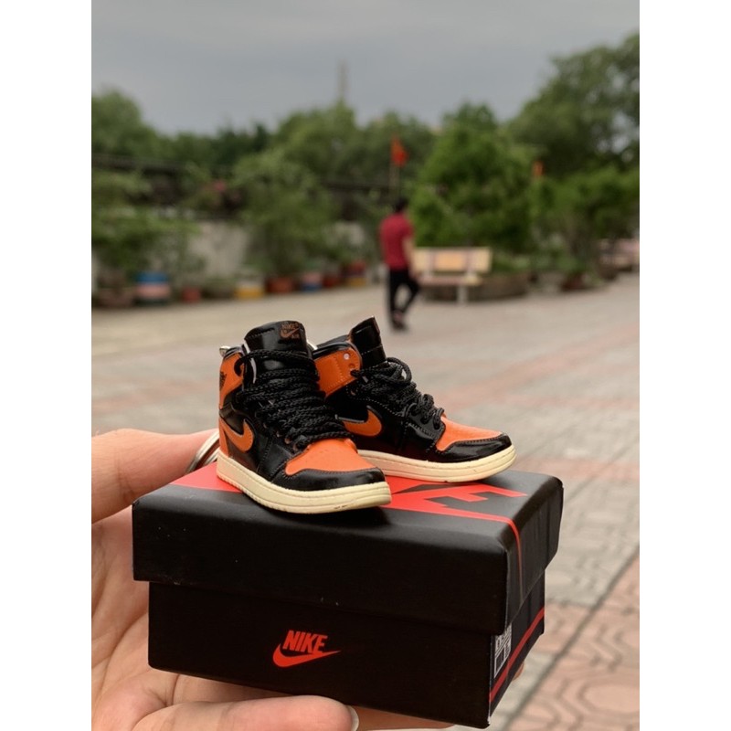 Móc khoá mô hình giày sneaker 3D "Air Jordan" tỉ lệ 1:1 cao cấp