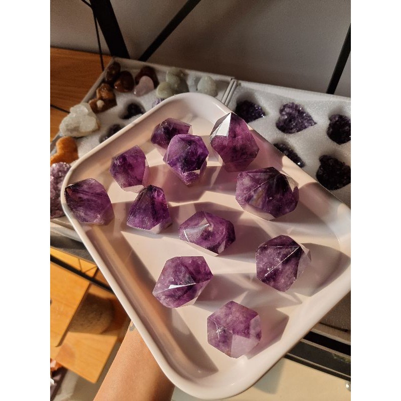 Trụ thach anh Tím Amethyst, dáng tự nhiên, chất tím đẹp