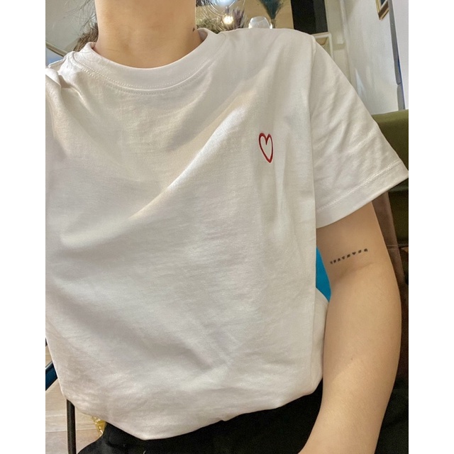 ÁO THUN THÊU TRÁI TIM