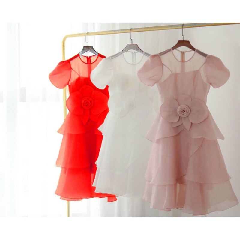 ĐẦM XOÈ 3 TẦNG ĐÍNH HOA EO XINH XẮN