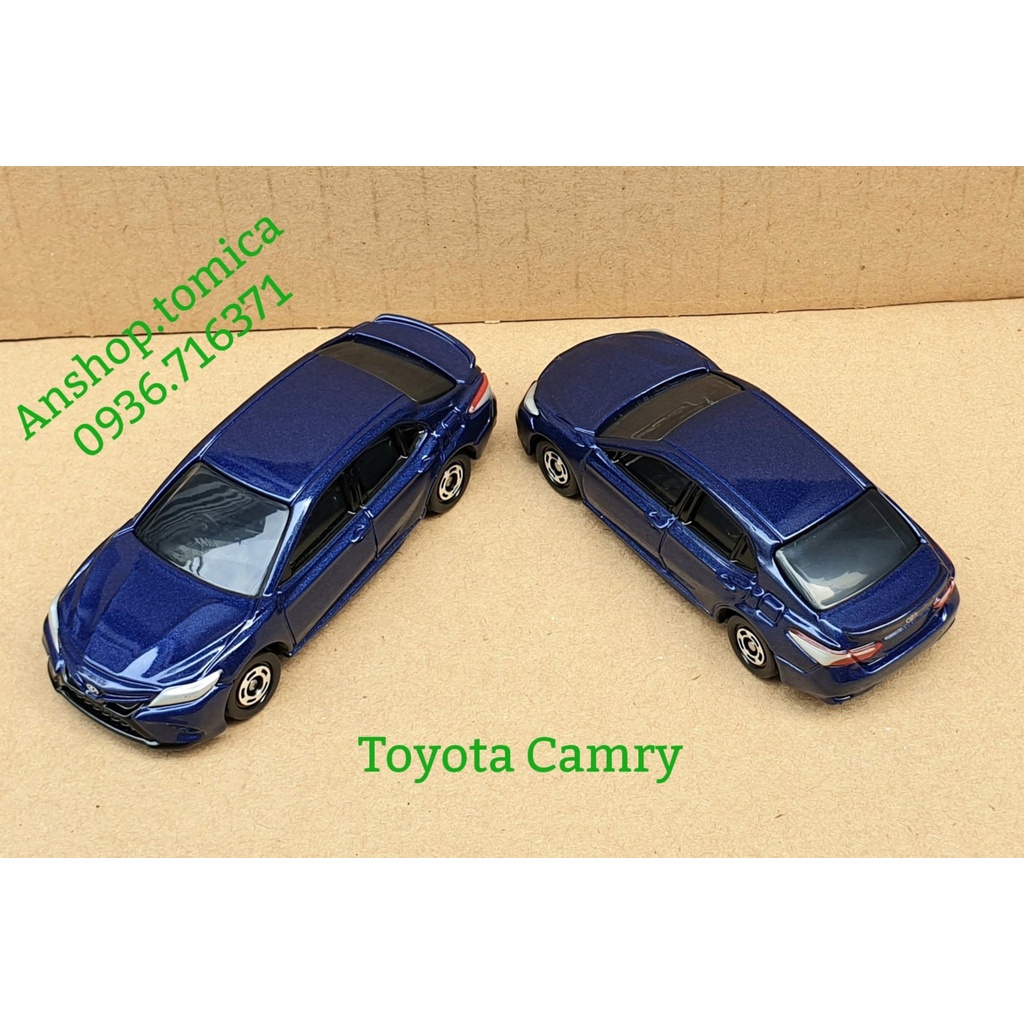 Mô hình xe Toyota Camry màu xanh tomica Nhật bản