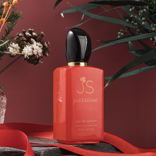 Nước hoa nữ màu đỏ is eau de parfum