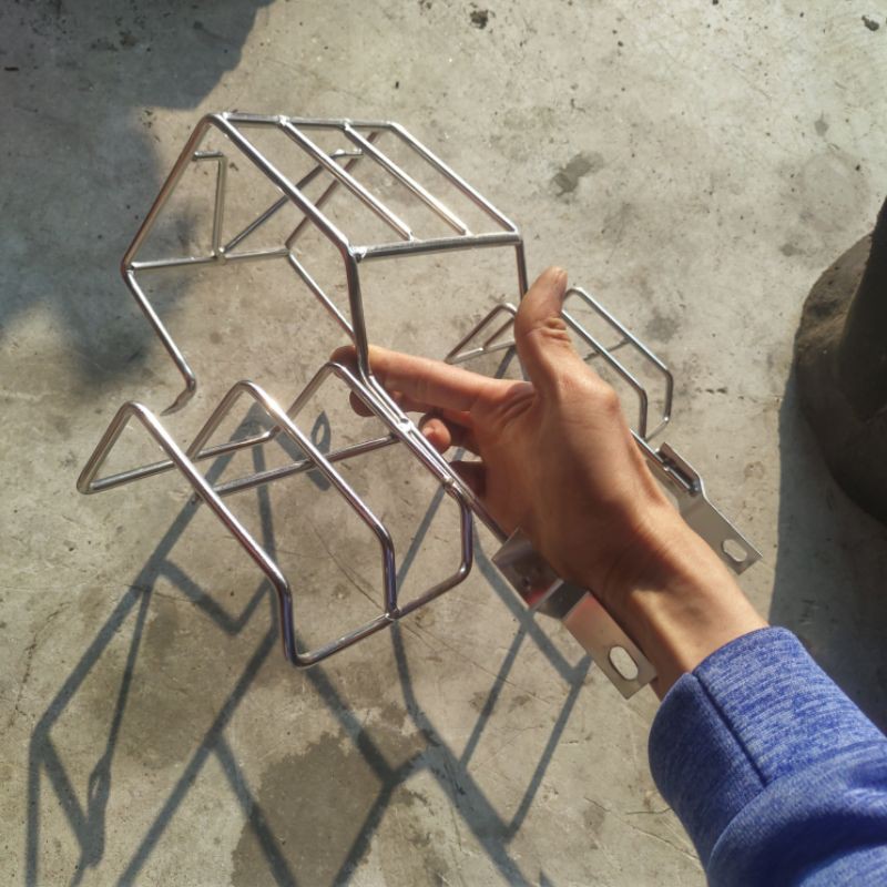 Bảo vệ hậu inox xe cup  honda 81 82