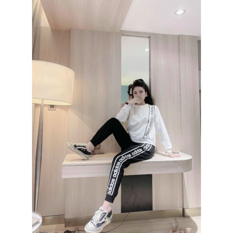 S431 Bộ đồ thể thao nữ, bộ thể thao chạy viền chữ cá tính, áo thun phối quần jogger, tone trắng đen