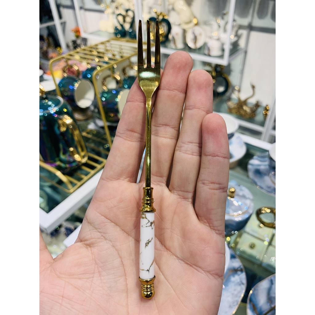 thìa dĩa ăn hoa quả. hũ đựng thìa dĩa. giỏ đụng thìa dĩa ăn hoa quả