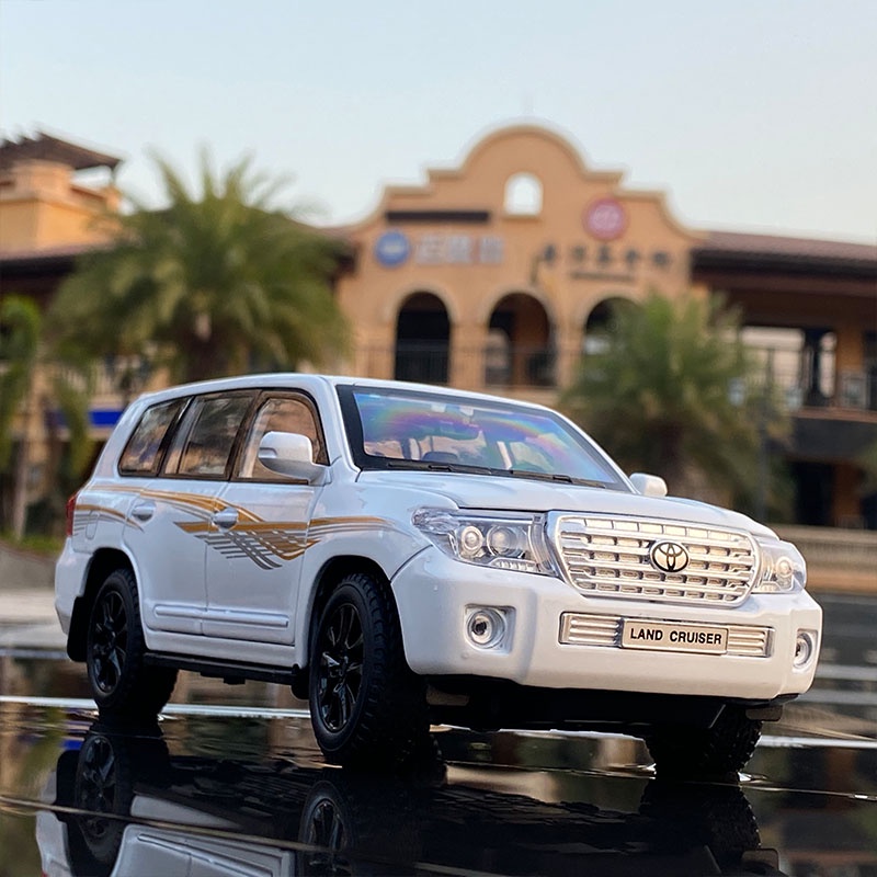 Mô hình xe ô tô Toyota Land Cruiser Tỉ lệ 1:24 Double Horse