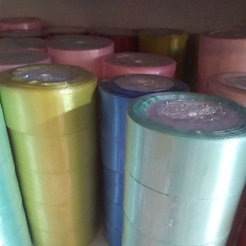 1 CUỘN RUY BĂNG LỤA BẢN 4 PHÂN SỬ DỤNG LÀM NƠ BÓ HOA ,LÀM HOA RUY BĂNG ,LÀM NƠ KẸP TÓC