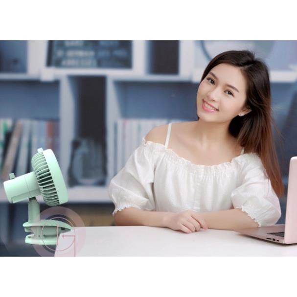 Quạt mini tích điện phun sương kẹp bàn 3 tốc độ Clip Fan cổng sạc USB, xoay 360 độ tiện lợi