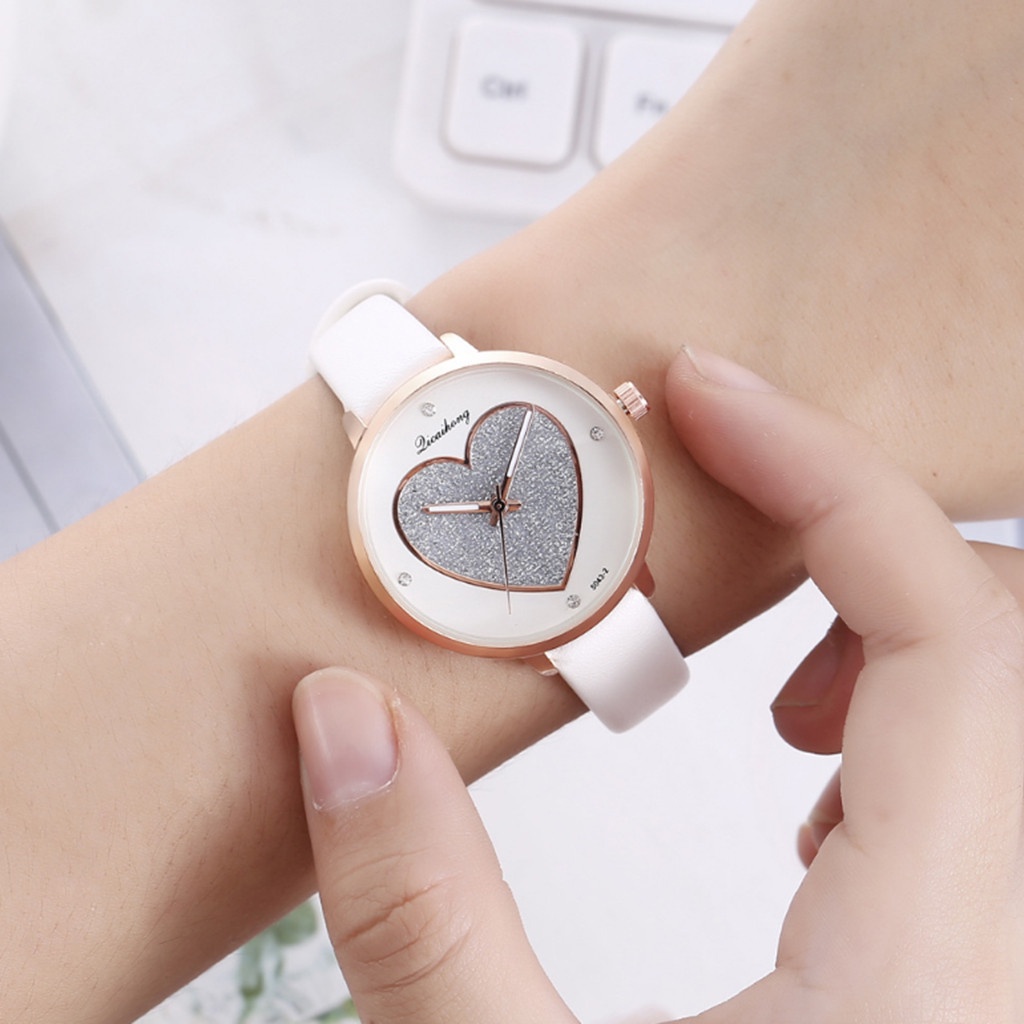 Đơn giản Cặp đôi nhỏ tươi tắn Đồng hồ đeo tay nữ cá nhân mặt số trái tim màu hồng đào