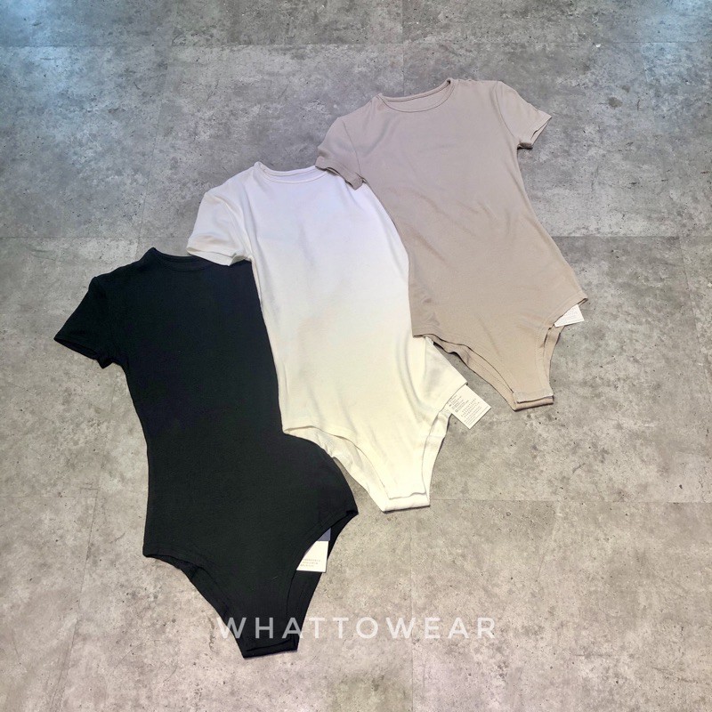 Bodysuit cổ tròn kín tay ngắn by whattowear