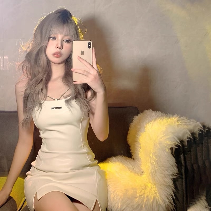 Váy da ngắn ôm body xẻ mini hai bên váy phong cách Châu Âu