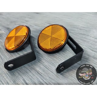 Mắt mèo phản quang kèm pát sắt gắn sau biển số xe máy