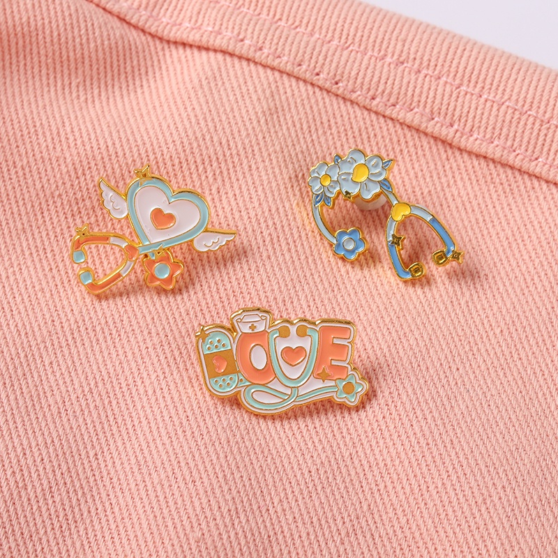 Ghim cài áo hình trái tim thời trang cho nữ