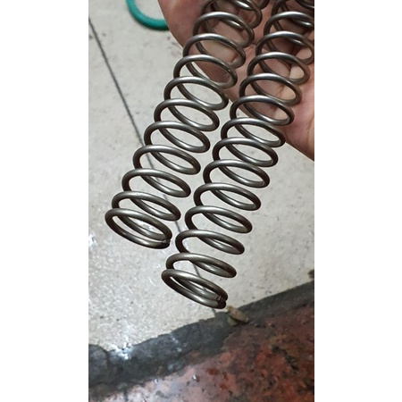 Lò xo nén inox 18*2*300