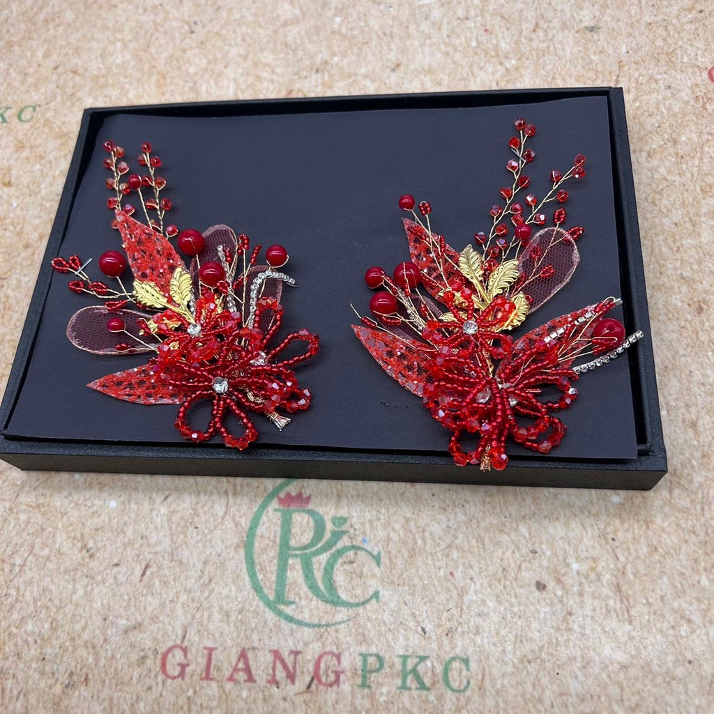 Bộ đôi cài tóc cô dâu đỏ ren kết pha lê đính lá đồng mẫu mới t9-2022 Giangpkc  Phụ kiện cưới Giang  SP2221859