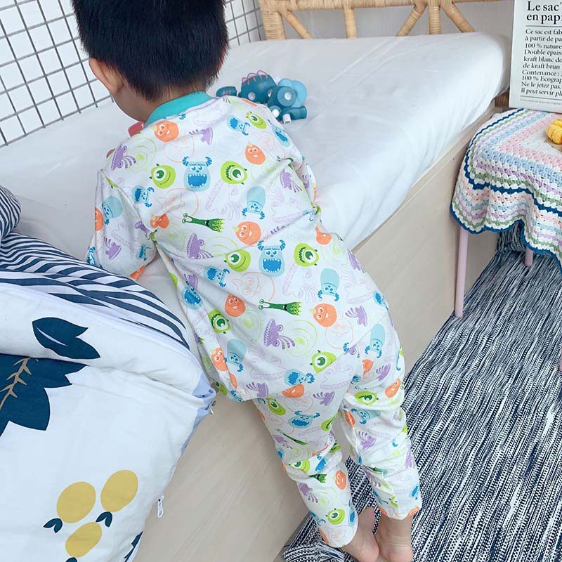 Bộ đồ ngủ dài tay thời trang cho bé