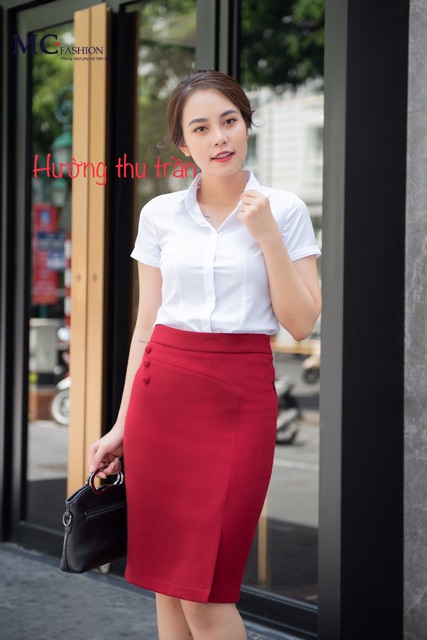 Chân váy bút chì xẻ trước thời trang công sở đẹp | BigBuy360 - bigbuy360.vn