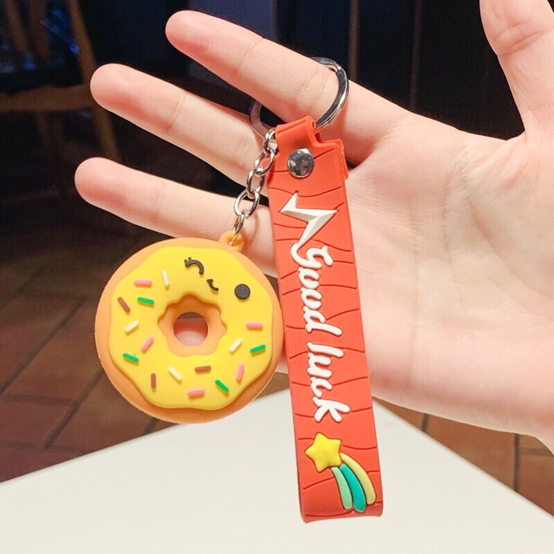 Móc khoá chiếc bánh ngọt kèm dây su