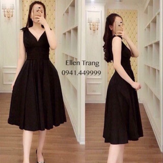 Đầm xoè đen sát nách cổ V sang chảnh