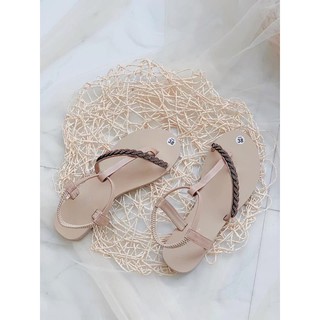 Sandal nữ xinh xắn