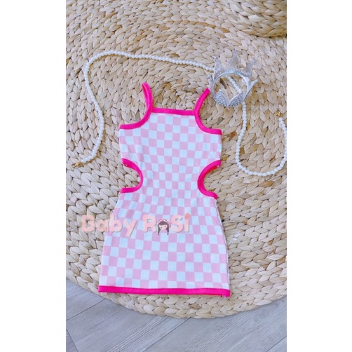 Váy ôm body caro xẻ eo cho bé gái