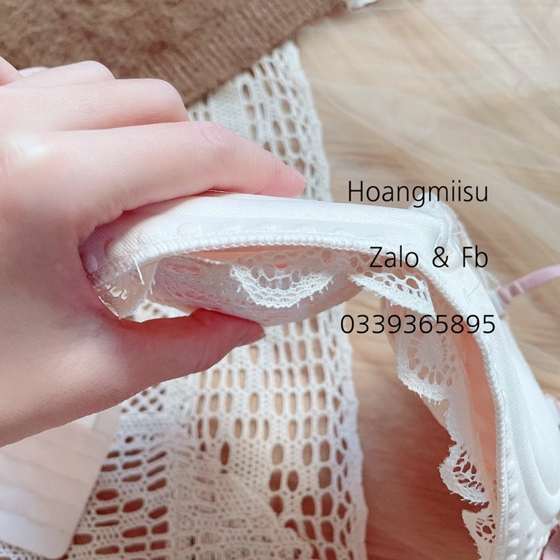 Bộ đồ lót nữ ren cao cấp CharmAiry Áo ngực không gọng quả ngang đệm nâng ngực bàn tay hoa nổi