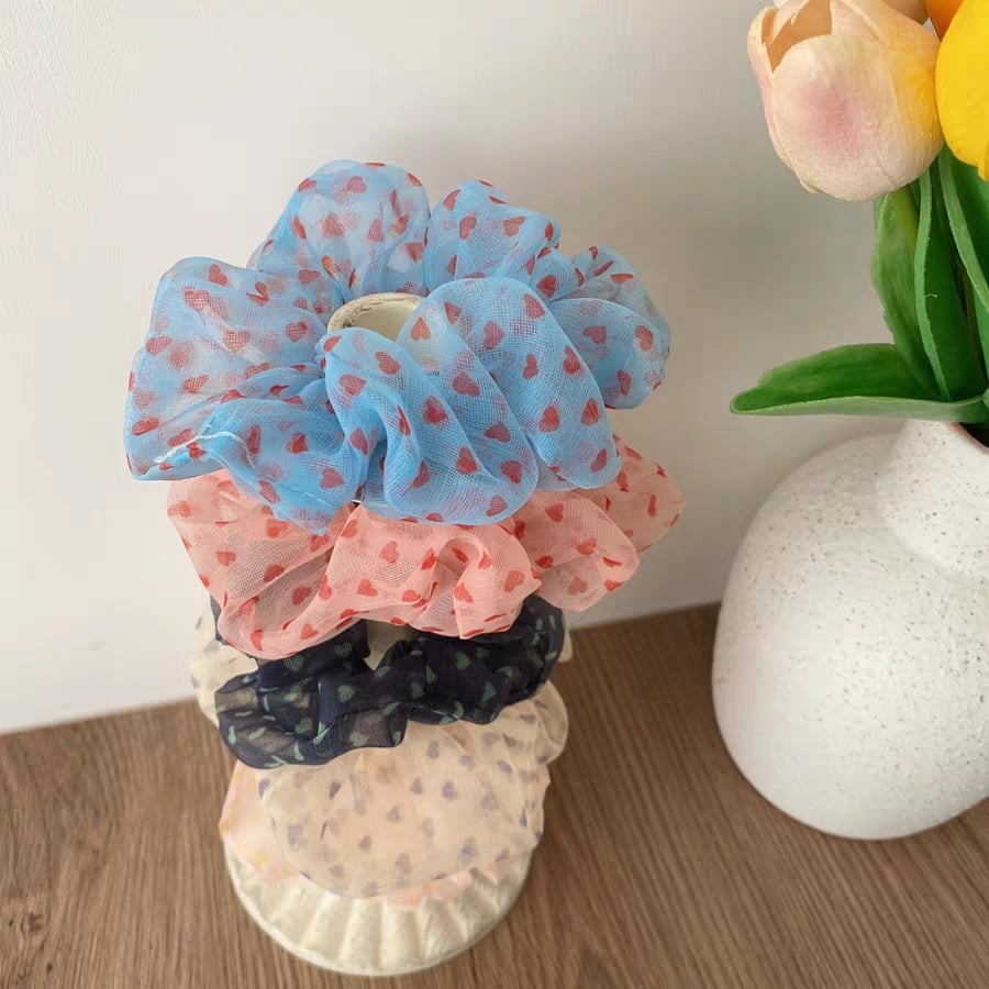 Scrunchies vải voan họa tiết trái tim