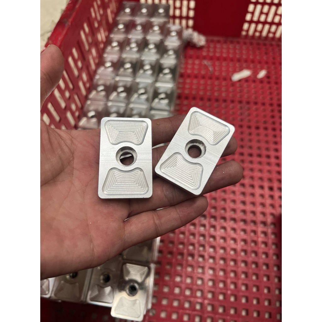 Nắp Pát Tăng Sên Âm Exciter 150 Nhôm CNC Kèm 2 Ốc Lục Giác 8ly40 dày 12li